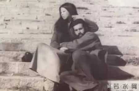 流浪诗人三毛自杀前旧照:眼神满是哀伤,47岁用丝袜在卫生间自缢