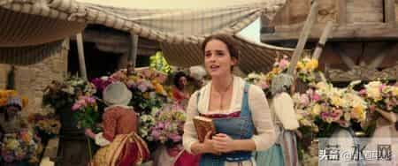 童话故事《美女与野兽》，真人版相比动画版在哪些方面与时俱进？