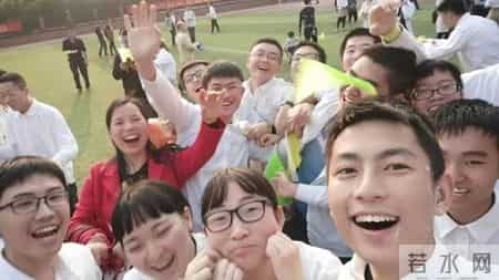 赞美教师的文章