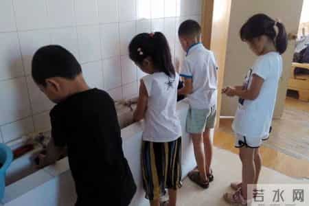 2017元旦快乐,中秋念师恩 - 两个老师和八个学生