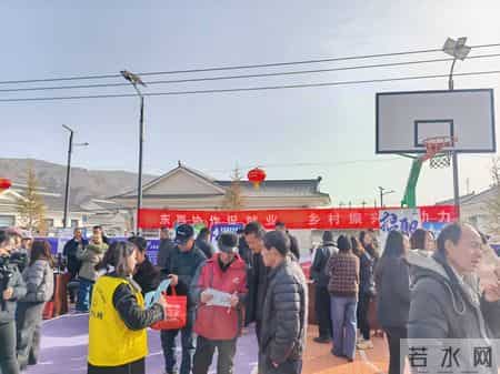 上,打工人增收记：一辆“春风”大巴上的流动中国