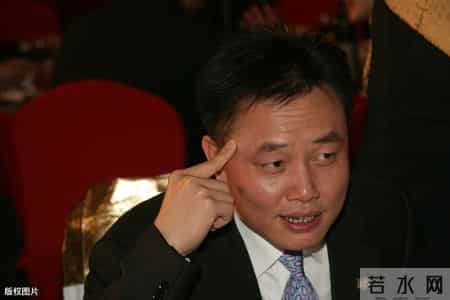 国美之争,黄光裕给了2人巨额财富：陈晓引起股权之争，死敌张大中反而救火