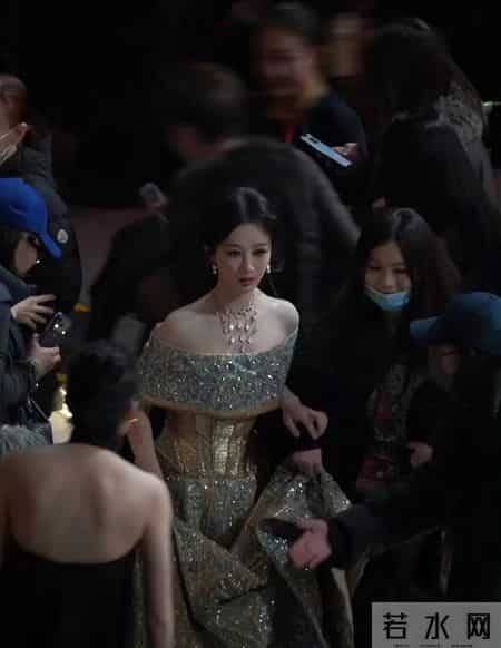 1.85亿男性关注美妆博主,2026微博之夜盛宴：80亿流量的社交狂欢与时代印记