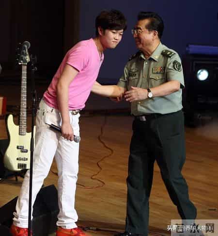 李天一为什么叫李某某,李天一：马失前蹄的“星二代”