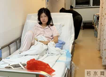 网络红人小月月,一个贪财一个好色？老夫少妻的“残酷”，在42岁李嘉明身上应验了