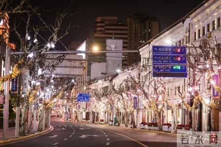 闹市裸拍,闹市裸奔犯法吗