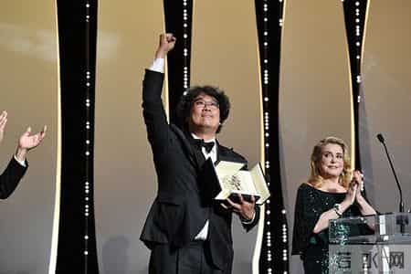 奉俊昊首夺金棕榈,刷新韩国电影史，奉俊昊以《寄生虫》赢得金棕榈大奖