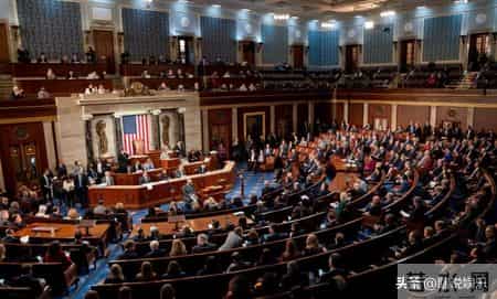美拟使用紧急法案,8票对4票！美国会深夜通过万亿法案，特朗普紧急启动矿产储备
