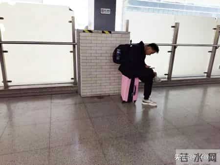 上海地铁回应市民建议设女性车厢,上海地铁 les