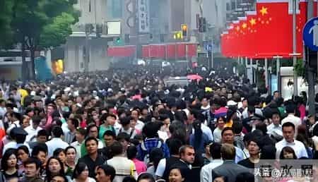 安徽出生人口4年下降47.6%,全国出生人口断崖：21年1062万人，24年954万，25年令人意想不到