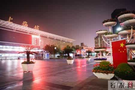 闹市裸拍,闹市裸奔犯法吗