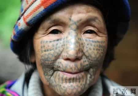 独龙族纹面,美还是丑？AI画家探索独龙族纹面千古之谜
