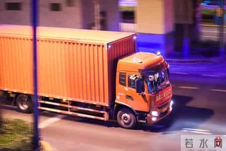 闹市裸拍,闹市裸奔犯法吗