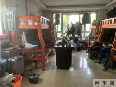 上海一两室两厅居住22人,上海两室一厅的房子大概多少钱