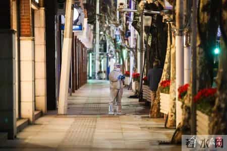 闹市裸拍,闹市裸奔犯法吗