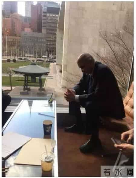 女外交官遭脱衣检查,女外交官日常穿衣中国