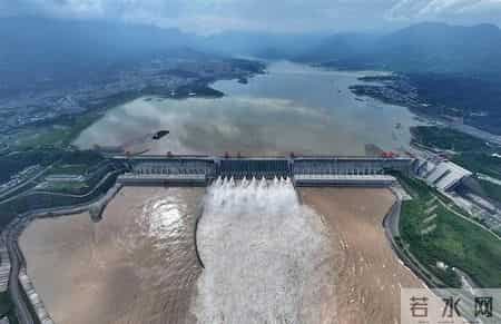 重庆洪水直接经济损失超24亿,三峡大坝收支出炉：运行20余年，总投资近2500亿，如今回本了吗？