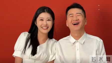 网络红人小月月,一个贪财一个好色？老夫少妻的“残酷”，在42岁李嘉明身上应验了