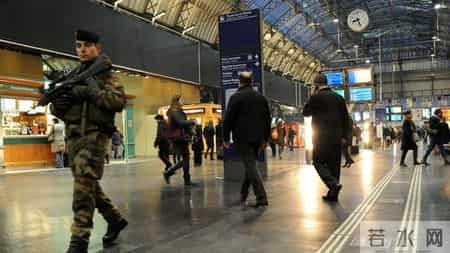 巴黎暴恐,暴恐袭击，又是巴黎查理周刊！曾遭极端武装血洗，大批军警已赶到