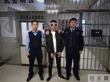 橡根,橡根是松紧带吗