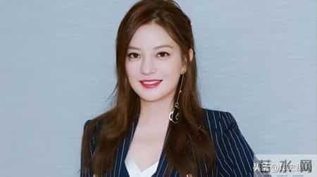 黄有龙简历,黄有龙做梦也没想到，自己花重金培养大的女儿，竟给赵薇做了嫁衣