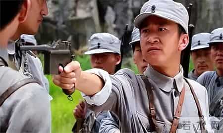 网络红人小月月,一个贪财一个好色？老夫少妻的“残酷”，在42岁李嘉明身上应验了