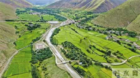纵横天地,纵横天地间下一句
