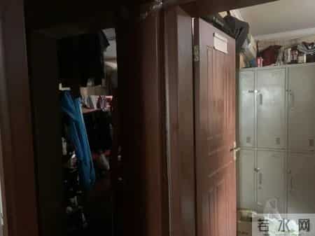 上海一两室两厅居住22人,上海两室一厅的房子大概多少钱