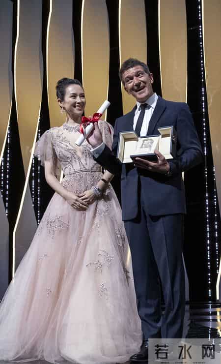 奉俊昊首夺金棕榈,刷新韩国电影史，奉俊昊以《寄生虫》赢得金棕榈大奖