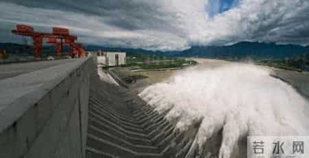 重庆洪水直接经济损失超24亿,三峡大坝收支出炉：运行20余年，总投资近2500亿，如今回本了吗？