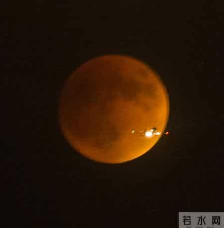 蓝月亮料全年资料大全,4.5小时超级日食即将上线！2026最全天象日历来了，快来打卡“蓝月亮”