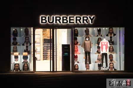 闹市裸拍,闹市裸奔犯法吗