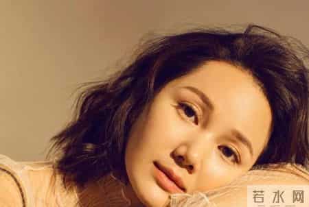 宋佳玲多大,原来她是宋祖英亲妹妹，比姐姐小22岁更漂亮，出道17年却走得稳