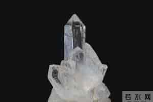 光伏行业发展快 石英石供不应求,石英股份光伏玻璃