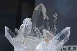 光伏行业发展快 石英石供不应求,石英股份光伏玻璃