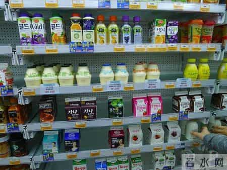 停课致韩国万吨牛奶订单取消,停课致韩国万吨牛奶订单取消，要直接倒掉？网民：低价卖到中国吧