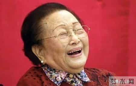 600亿基金经理去世,3女儿6个儿子都本事，去世丈夫留给她600亿，今她103岁为何不快乐