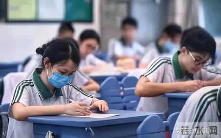 安徽出生人口4年下降47.6%,全国出生人口断崖：21年1062万人，24年954万，25年令人意想不到