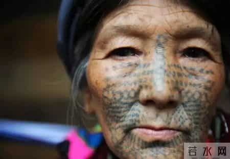 独龙族纹面,美还是丑？AI画家探索独龙族纹面千古之谜