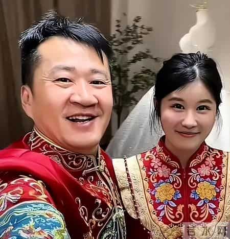 网络红人小月月,一个贪财一个好色？老夫少妻的“残酷”，在42岁李嘉明身上应验了