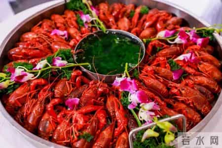 小龙虾价格下跌,财经观察丨从“夜宵霸主”到“价格腰斩”，小龙虾价格为何暴跌