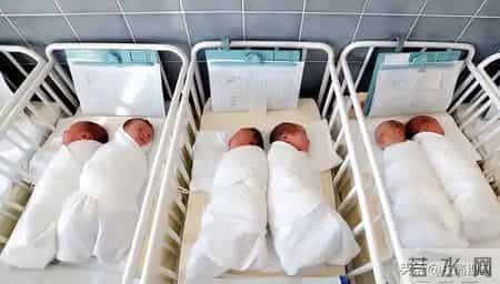 安徽出生人口4年下降47.6%,全国出生人口断崖：21年1062万人，24年954万，25年令人意想不到