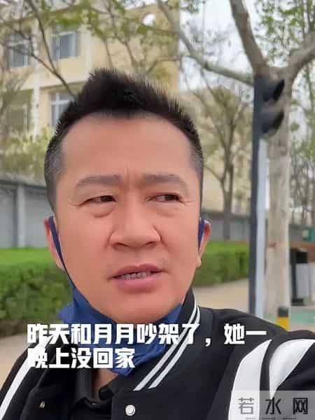 网络红人小月月,一个贪财一个好色？老夫少妻的“残酷”，在42岁李嘉明身上应验了