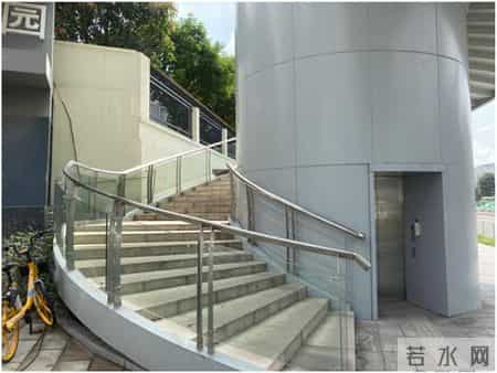 深圳春花天桥,坂田天桥建成后电梯迟迟未开？市民建议增设自行车坡道