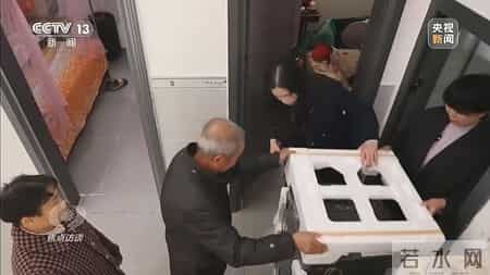 低风险地区人员凭绿码可自由通行