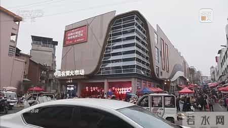 低风险地区人员凭绿码可自由通行