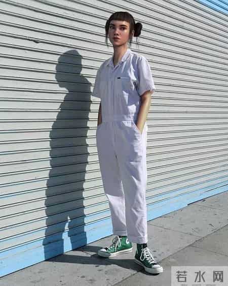 这个拥有74万ins粉丝，被Chanel和Prada钦点拍广告大片的漂亮小姐姐，居然是个假人？