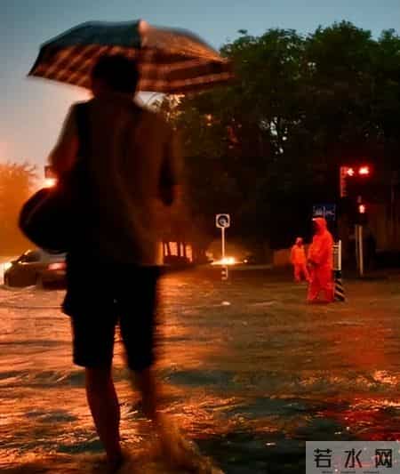 涿州网友反映物资堆成山但领取难