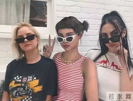 这个拥有74万ins粉丝，被Chanel和Prada钦点拍广告大片的漂亮小姐姐，居然是个假人？