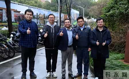 “原子级” 制造！复旦造出全球首个二维芯片，破解摩尔定律死局